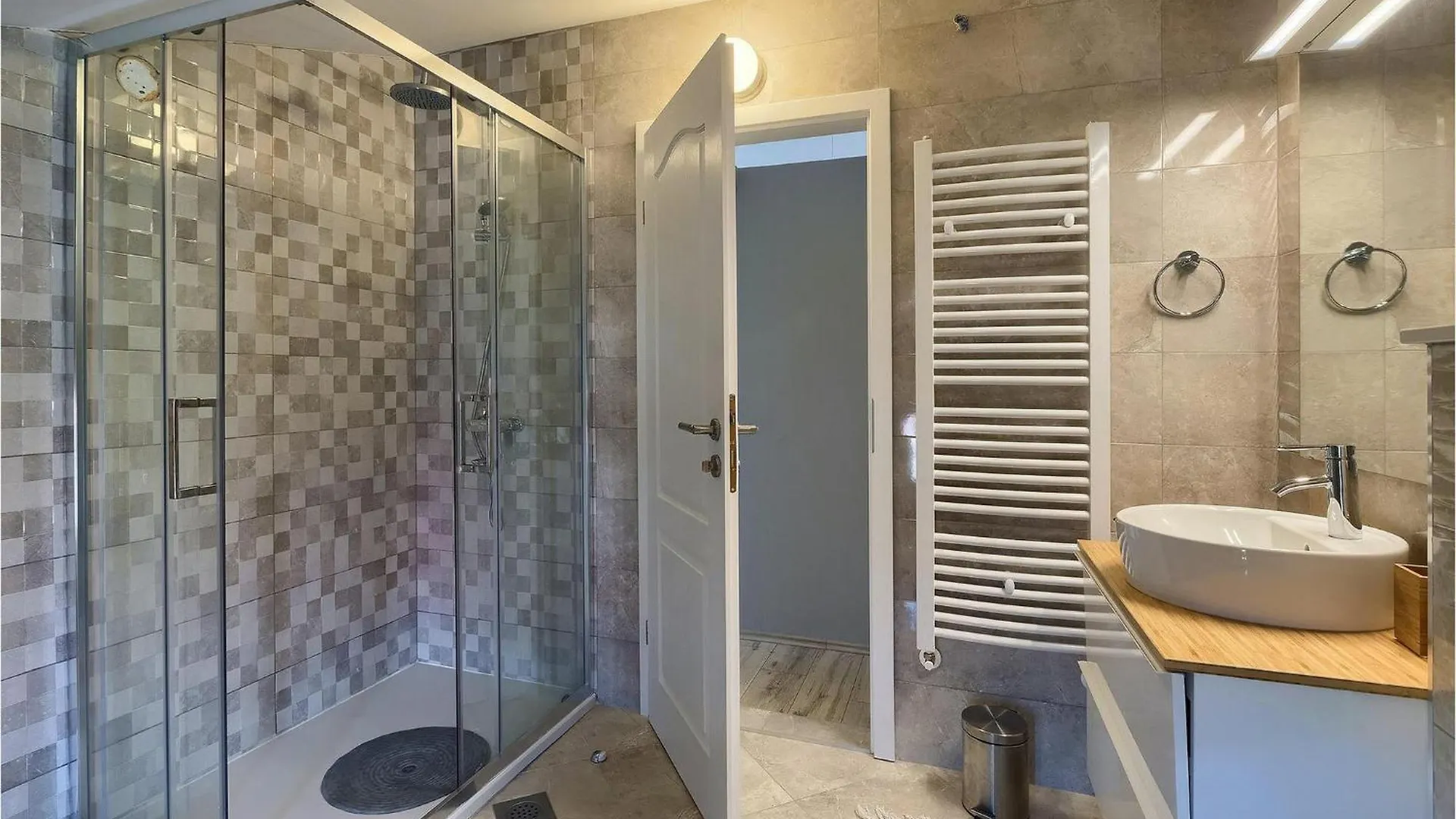 Villa Emilia VeliGolji 別荘
